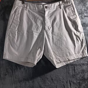 Lululemon Mens Size 34 Khaki Biege Shorts Casual Golf Preppy Cotton Blend